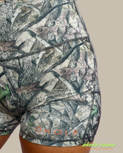 Load image into Gallery viewer, CAMO SHORTS
