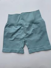 Load image into Gallery viewer, Contour Scrunch Shorts
