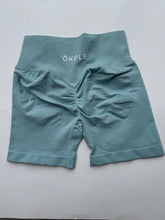 Load image into Gallery viewer, Contour Scrunch Shorts
